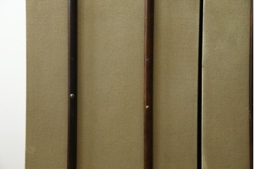 アメリカヴィンテージ　希少デザイン　国内流通少　収納構造が楽しいトランク風の布張りキャビネット　(R-085724)