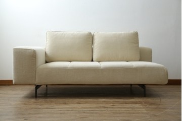 中古　超美品　購入から3ヶ月のほぼ新品　BoConcept(ボーコンセプト)　Amsterdam(アムステルダム)　保証書付き　シンプルモダンな2.5人掛けソファ　定価約60万円　(R-085726)