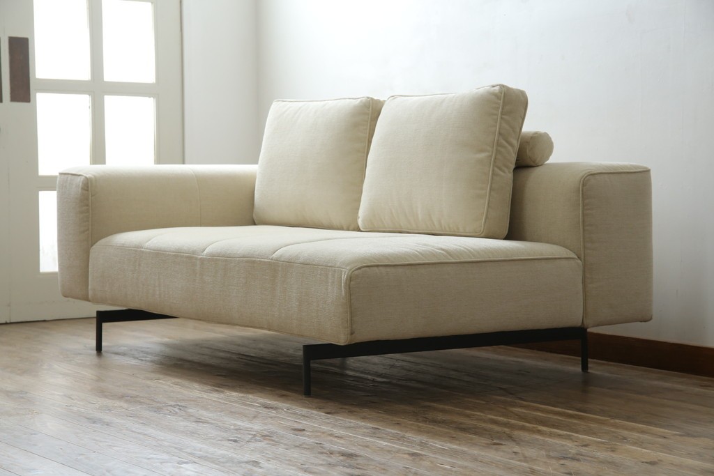 中古　超美品　購入から3ヶ月のほぼ新品　BoConcept(ボーコンセプト)　Amsterdam(アムステルダム)　保証書付き　シンプルモダンな2.5人掛けソファ　定価約60万円　(R-085726)