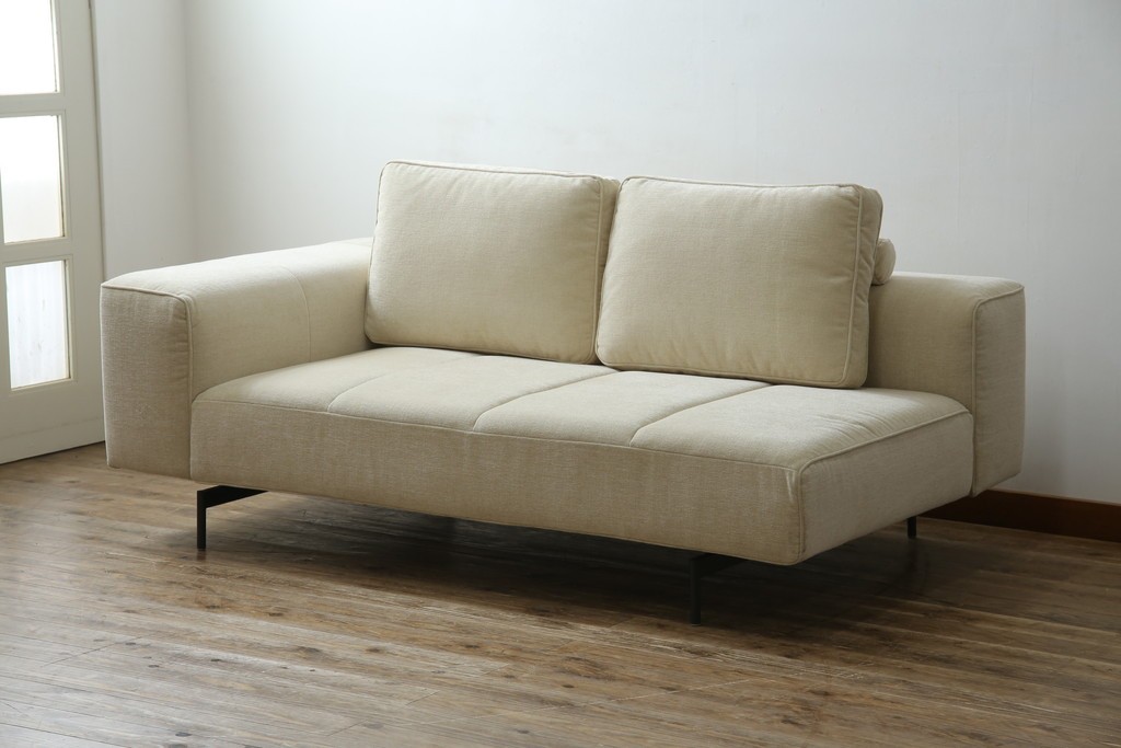 中古　超美品　購入から3ヶ月のほぼ新品　BoConcept(ボーコンセプト)　Amsterdam(アムステルダム)　保証書付き　シンプルモダンな2.5人掛けソファ　定価約60万円　(R-085726)