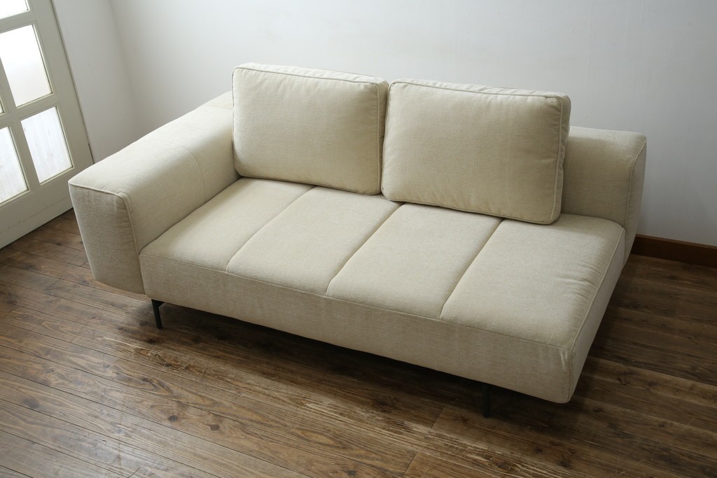 中古　超美品　購入から3ヶ月のほぼ新品　BoConcept(ボーコンセプト)　Amsterdam(アムステルダム)　保証書付き　シンプルモダンな2.5人掛けソファ　定価約60万円　(R-085726)