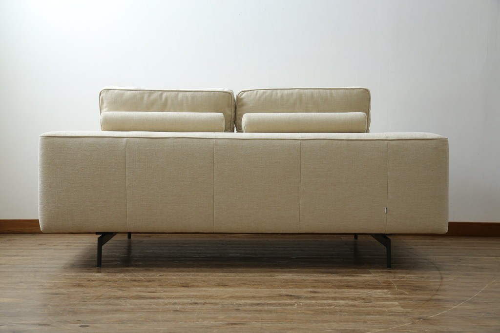 中古　超美品　購入から3ヶ月のほぼ新品　BoConcept(ボーコンセプト)　Amsterdam(アムステルダム)　保証書付き　シンプルモダンな2.5人掛けソファ　定価約60万円　(R-085726)
