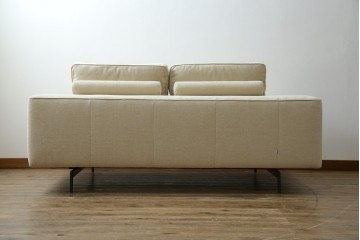 中古　超美品　購入から3ヶ月のほぼ新品　BoConcept(ボーコンセプト)　Amsterdam(アムステルダム)　保証書付き　シンプルモダンな2.5人掛けソファ　定価約60万円　(R-085726)