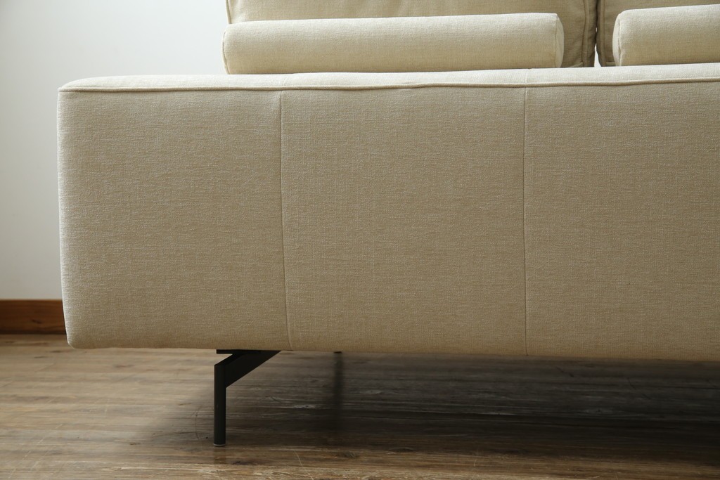 中古　超美品　購入から3ヶ月のほぼ新品　BoConcept(ボーコンセプト)　Amsterdam(アムステルダム)　保証書付き　シンプルモダンな2.5人掛けソファ　定価約60万円　(R-085726)