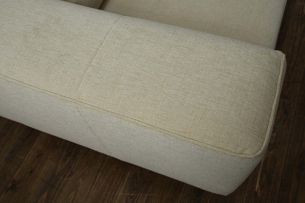 中古　超美品　購入から3ヶ月のほぼ新品　BoConcept(ボーコンセプト)　Amsterdam(アムステルダム)　保証書付き　シンプルモダンな2.5人掛けソファ　定価約60万円　(R-085726)