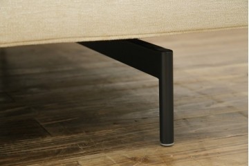 中古　超美品　購入から3ヶ月のほぼ新品　BoConcept(ボーコンセプト)　Amsterdam(アムステルダム)　保証書付き　シンプルモダンな2.5人掛けソファ　定価約60万円　(R-085726)