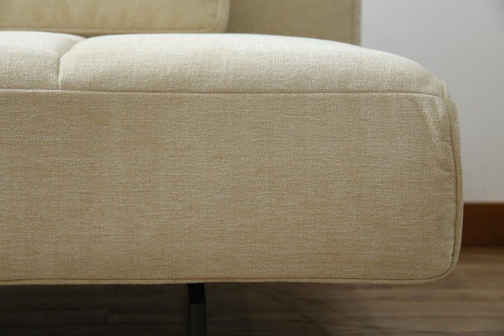 中古　超美品　購入から3ヶ月のほぼ新品　BoConcept(ボーコンセプト)　Amsterdam(アムステルダム)　保証書付き　シンプルモダンな2.5人掛けソファ　定価約60万円　(R-085726)