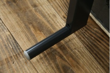 中古　超美品　購入から3ヶ月のほぼ新品　BoConcept(ボーコンセプト)　Amsterdam(アムステルダム)　保証書付き　シンプルモダンな2.5人掛けソファ　定価約60万円　(R-085726)