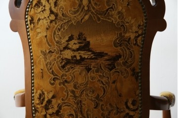 中古　美品　高級輸入家具エクセレンテ取り扱い　ウォールナットXゴールド　バロッコ(バロック)　繊細な彫刻が施された装飾が優雅な雰囲気を醸し出すアームチェア2脚　セット定価2脚で約24万5千円　(R-085727)