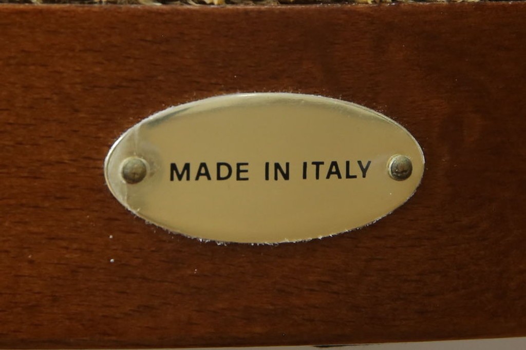 中古　美品　高級輸入家具エクセレンテ取り扱い　ウォールナットXゴールド　バロッコ(バロック)　繊細な彫刻が施された装飾が優雅な雰囲気を醸し出すアームチェア2脚　セット定価2脚で約24万5千円　(R-085727)