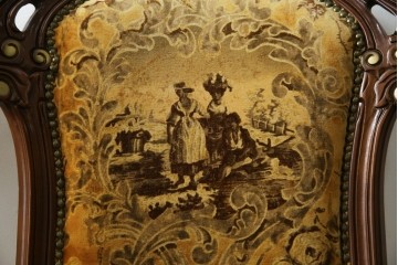 中古　美品　高級輸入家具エクセレンテ取り扱い　ウォールナットXゴールド　バロッコ(バロック)　繊細な彫刻が施された装飾が優雅な雰囲気を醸し出すアームチェア2脚　セット定価2脚で約24万5千円　(R-085727)