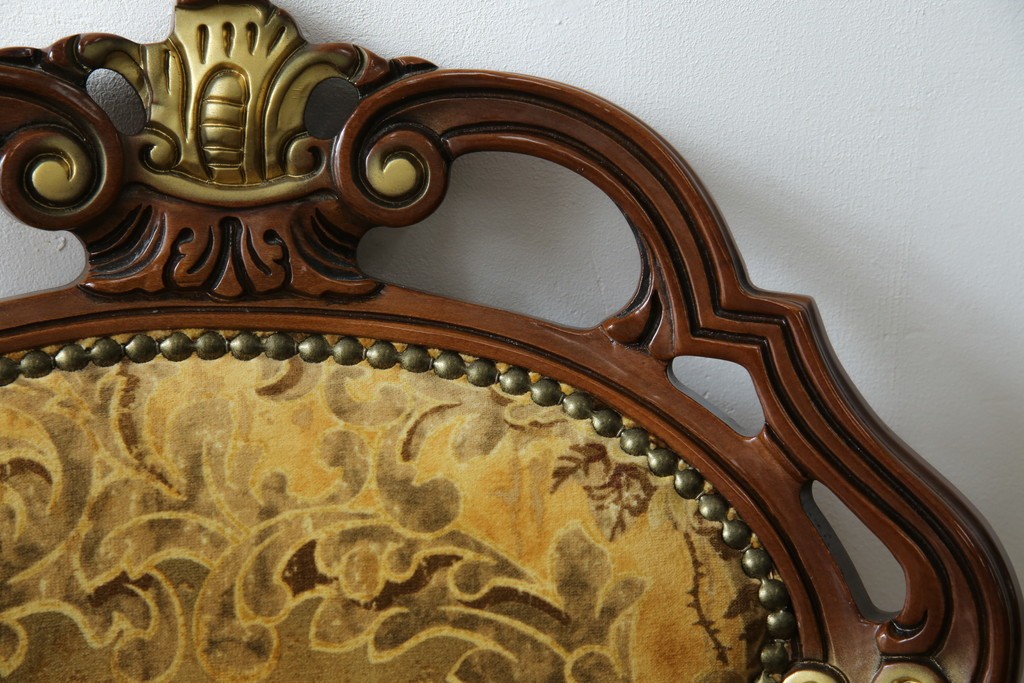 中古　美品　高級輸入家具エクセレンテ取り扱い　ウォールナットXゴールド　バロッコ(バロック)　繊細な彫刻が施された装飾が優雅な雰囲気を醸し出すアームチェア2脚　セット定価2脚で約24万5千円　(R-085727)