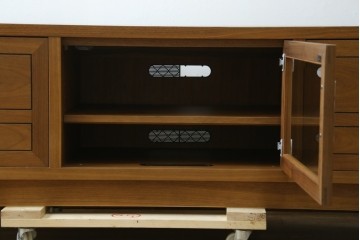 中古　美品　カリモク家具(karimoku)　domani(ドマーニ)　Morganton(モーガントン)　直線的なデザインとメタリックな引手が上品なテレビボード　定価約53万円　(R-085729)