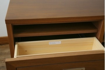 中古　美品　カリモク家具(karimoku)　domani(ドマーニ)　Morganton(モーガントン)　直線的なデザインとメタリックな引手が上品なテレビボード　定価約53万円　(R-085729)