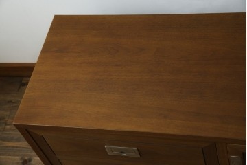 中古　美品　カリモク家具(karimoku)　domani(ドマーニ)　Morganton(モーガントン)　直線的なデザインとメタリックな引手が上品なテレビボード　定価約53万円　(R-085729)