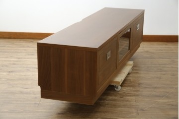 中古　美品　カリモク家具(karimoku)　domani(ドマーニ)　Morganton(モーガントン)　直線的なデザインとメタリックな引手が上品なテレビボード　定価約53万円　(R-085729)