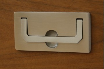 中古　美品　カリモク家具(karimoku)　domani(ドマーニ)　Morganton(モーガントン)　直線的なデザインとメタリックな引手が上品なテレビボード　定価約53万円　(R-085729)