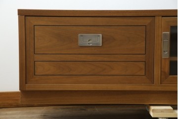 中古　美品　カリモク家具(karimoku)　domani(ドマーニ)　Morganton(モーガントン)　直線的なデザインとメタリックな引手が上品なテレビボード　定価約53万円　(R-085729)