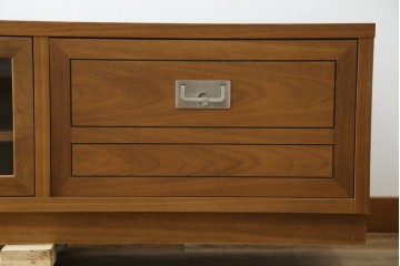 中古　美品　カリモク家具(karimoku)　domani(ドマーニ)　Morganton(モーガントン)　直線的なデザインとメタリックな引手が上品なテレビボード　定価約53万円　(R-085729)