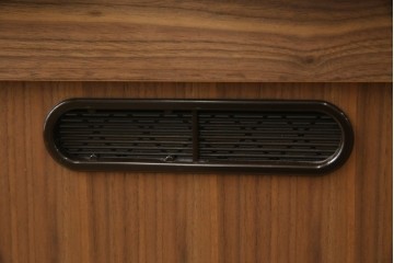 中古　美品　カリモク家具(karimoku)　domani(ドマーニ)　Morganton(モーガントン)　直線的なデザインとメタリックな引手が上品なテレビボード　定価約53万円　(R-085729)