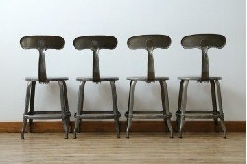 中古　美品　フランス　オールスチール製　Whale Tail(ホエールテイル・チェア)　工業用チェアの名作!　Nicolle Chair(ニコルチェア)4脚セット　定価(4脚合計)約23万円　(R-085731)