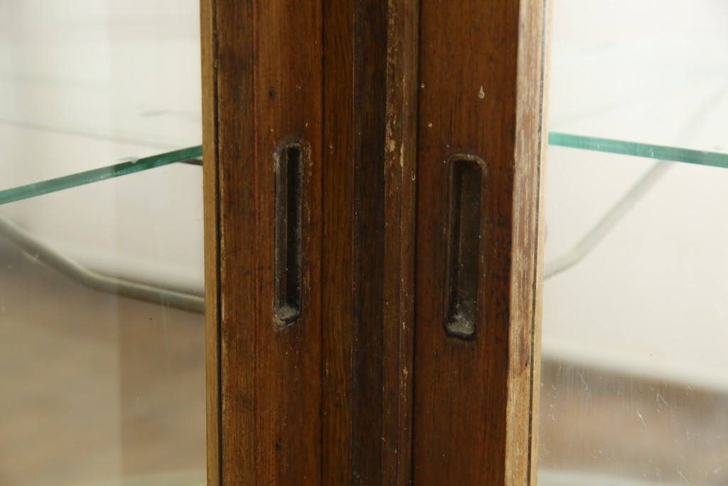 和製アンティーク　曲面ガラスが美しいタイル付きのL型ガラスケース　(R-085732)