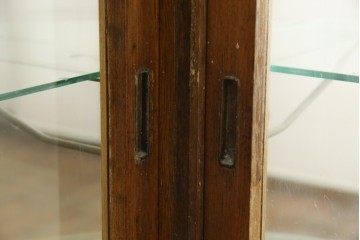 和製アンティーク　曲面ガラスが美しいタイル付きのL型ガラスケース　(R-085732)