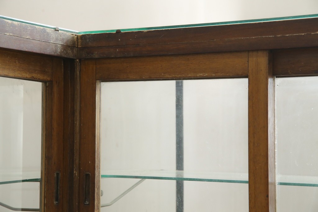 和製アンティーク　曲面ガラスが美しいタイル付きのL型ガラスケース　(R-085732)