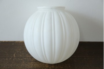 《引っ掛けシーリング式ペンダントライト加工費込み》　和製アンティーク　大正～昭和初期　縦溝の意匠が柔らかな陰影を描くペンダントライト　(R-085733)