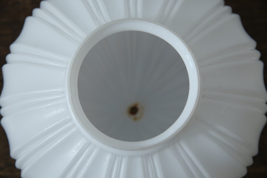 《引っ掛けシーリング式ペンダントライト加工費込み》　和製アンティーク　乳白色の縦筋シェードが上品なぼんぼり型ペンダントライト　(R-085735)