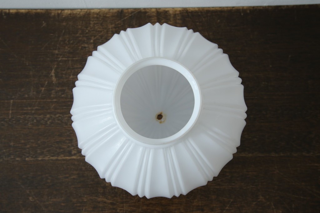 《引っ掛けシーリング式ペンダントライト加工費込み》　和製アンティーク　乳白色の縦筋シェードが上品なぼんぼり型ペンダントライト　(R-085735)