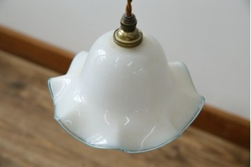 イギリスヴィンテージ　青縁フリルシェードのペンダントライト　(R-085738)