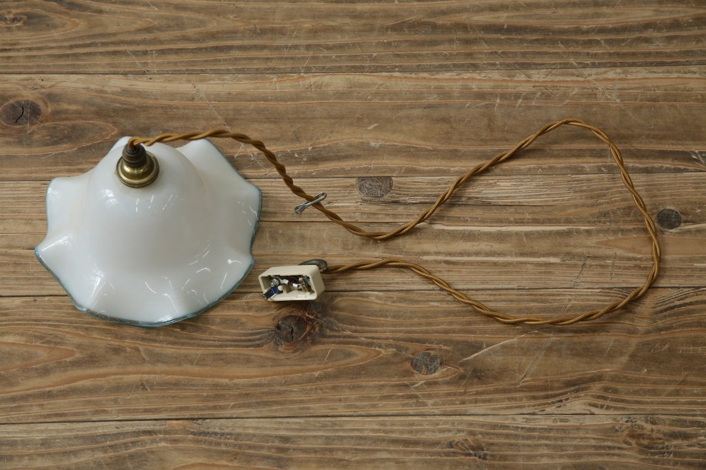 イギリスヴィンテージ　青縁フリルシェードのペンダントライト　(R-085738)