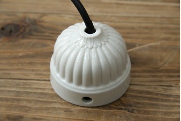 和製アンティーク　真鍮飾りの透かし模様がアクセントのペンダントライト　(R-085739)