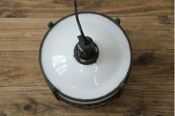 和製アンティーク　真鍮飾りの透かし模様がアクセントのペンダントライト　(R-085739)