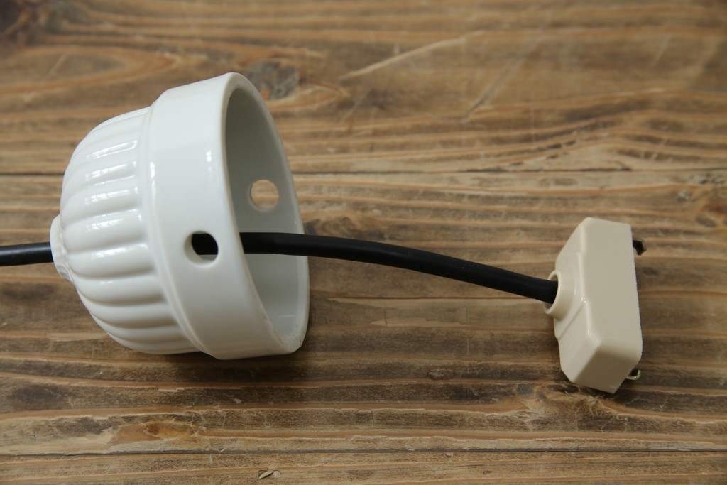 和製アンティーク　真鍮飾りの透かし模様がアクセントのペンダントライト　(R-085739)