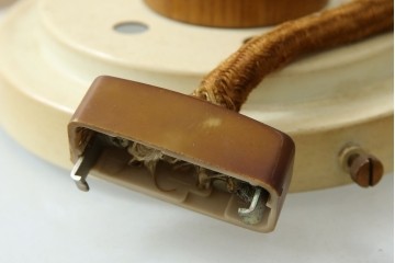 デンマークヴィンテージ　特大!!　チーク材の飾りとふくよかなフォルムが魅力のペンダントライト　(R-085740)