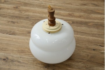 デンマークヴィンテージ　特大!!　チーク材の飾りとふくよかなフォルムが魅力のペンダントライト　(R-085740)