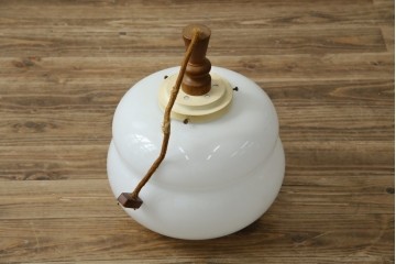 デンマークヴィンテージ　特大!!　チーク材の飾りとふくよかなフォルムが魅力のペンダントライト　(R-085740)