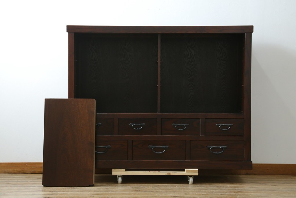 中古　美品　タモ材　落ち着いた佇まいで空間に取り入れやすい水屋箪笥　(R-085741)