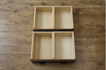 中古　美品　タモ材　落ち着いた佇まいで空間に取り入れやすい水屋箪笥　(R-085741)