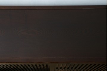 中古　美品　タモ材　落ち着いた佇まいで空間に取り入れやすい水屋箪笥　(R-085741)