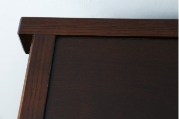 中古　美品　タモ材　落ち着いた佇まいで空間に取り入れやすい水屋箪笥　(R-085741)