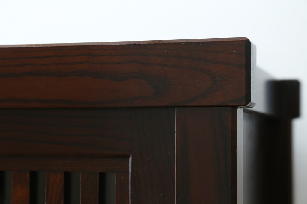 中古　美品　タモ材　落ち着いた佇まいで空間に取り入れやすい水屋箪笥　(R-085741)