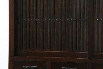 中古　美品　タモ材　落ち着いた佇まいで空間に取り入れやすい水屋箪笥　(R-085741)