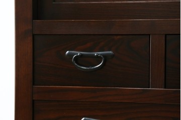 中古　美品　タモ材　落ち着いた佇まいで空間に取り入れやすい水屋箪笥　(R-085741)