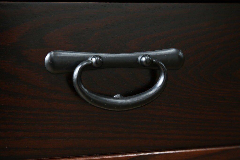 中古　美品　タモ材　落ち着いた佇まいで空間に取り入れやすい水屋箪笥　(R-085741)