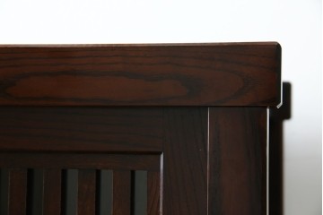 中古　美品　タモ材　落ち着いた佇まいで空間に取り入れやすい水屋箪笥　(R-085741)