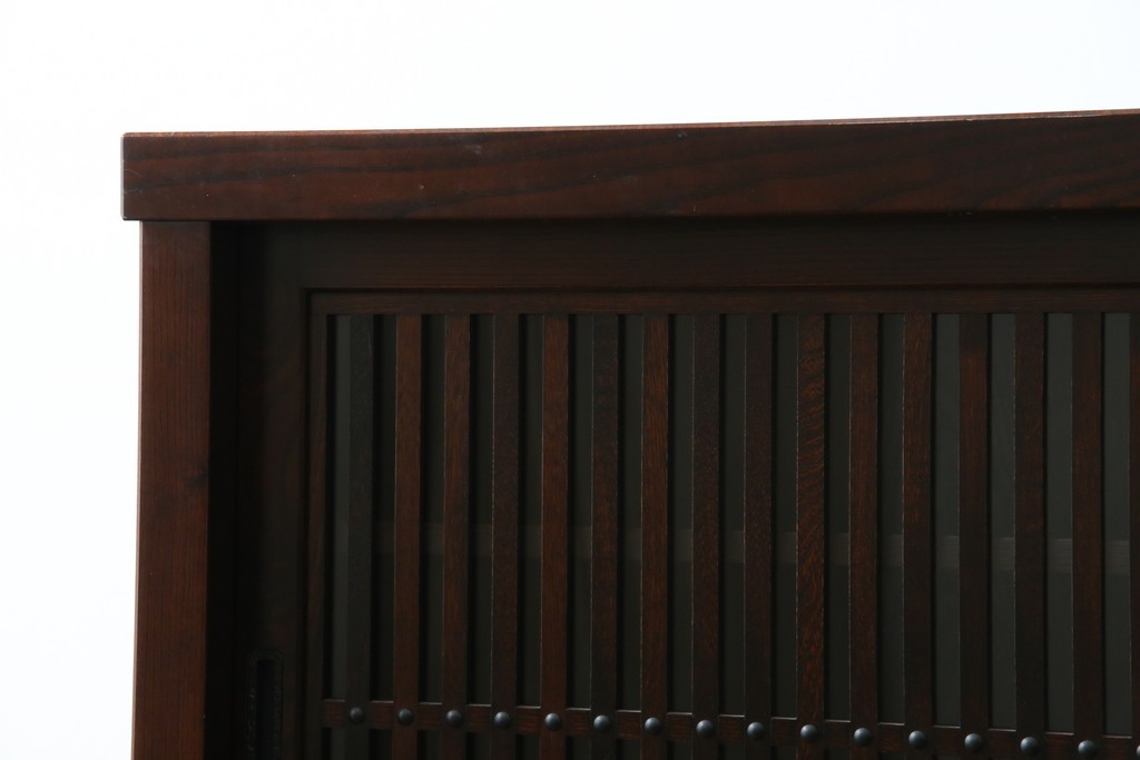 中古　美品　タモ材　落ち着いた佇まいで空間に取り入れやすい水屋箪笥　(R-085741)