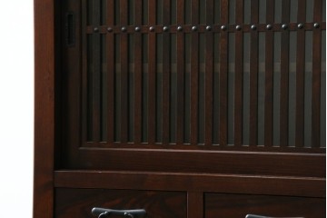 中古　美品　タモ材　落ち着いた佇まいで空間に取り入れやすい水屋箪笥　(R-085741)